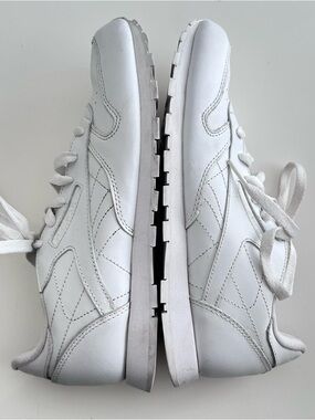 Reebok Classic Boys White On White Leather Size 6 Style J90139 School